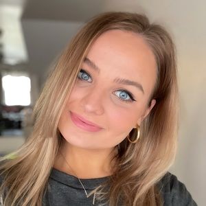 Meet your Posher, Katelyn